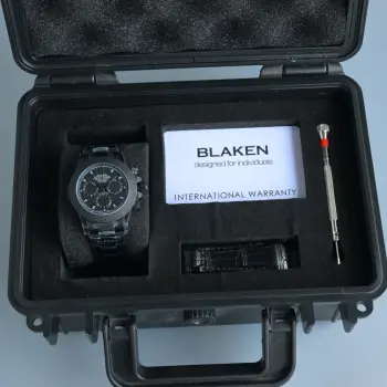 <p>BLAKEN重磅升级款来了 </p><p>第六代迪通拿碳黑复刻版 40mm上手绝了 贴心设计 </p><p>蚝式保险扣防意外打开 实心链结戴久了也舒服 操作还特简单 低调又有面儿 这波升级真的可 </p>