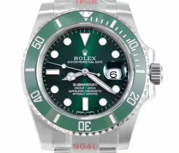 <p>白壳仿C厂出品 3135蓝游丝一体机</p><p>劳力士 ROLEX 潜航者 水鬼强势来袭 特别是绿水鬼116610LV的圈口诚意满满 整个陶瓷圈脱胎换骨 按照全新的配方和温度烧制 肉眼下成色和原装毫无差异 彻底碾压市面所有版本 由于成本原因 也会比黑水鬼116610LN高出很多 另外实现了 蓝宝夜光石 和 一键弹扣 两大独家技术 克隆原装Cal.3135一体机芯 蓝色游丝 进口KIF避震器 非假三角避震器  R厂为你精心打造超真实实物图拍摄</p>