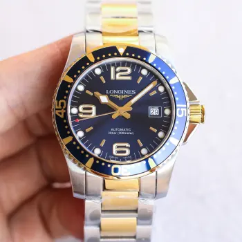 <p>TW新品 一表一卡 三码合一 TW浪琴康卡斯系列L3.742.4荣耀降临 劈波斩浪 勇往直前 TW出品 必属精品 </p><p> 表壳 腕表尺寸41X12mm 316L精钢壳套完美无瑕 打磨工艺高超 TW延续一丝不苟的卓越品质 树立复刻业界新标杠 阳极氧化铝圈拥有正品级别的高级质感 </p><p> 钢带 一比一精钢工字两朱表带 每个部件质感结构都和正品同步 定制原装生耳 头粒与正品可以通用 精益求精 方显大厂风范 </p><p> 机芯 采用广受复刻界推崇的2824自动上链机芯 </p>