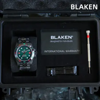 <p>第三代最新升级BLAKEN款水鬼系列 夜黑劳力士/五组表带系列 </p><p>劳.力士Rolex碳黑钢皇 改装劳.力士水鬼系列 巅峰神器 </p><p>1  BLAKEN高级改装水鬼系列 让您美美的 酷酷的 </p><p>2  表身DLC黑化处理 Blacken改装团队特有的暗夜黑表盘砂砾效果100%还原 </p><p>3  搭载一体3135机芯机械 稳定性强  </p><p>4  直径40毫米 厚度11毫米 </p><p>- 诚意之作 欢迎各路表友品鉴</p>
