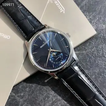<p> 白壳ZF 积家 JL 月相大师系列 RM6 表壳直径39mmX9.9mm与原装同步 六点钟的子盘拥有阳历阴历 月相 双期显示 月相一月转一圈 功能和正品一致  技术突破 采用9015改积家自产Cal.925/1机芯 功能百分百同步原装自产机芯 走时稳定 素质坚挺  细节突破 从侧面观察腕表盘面发现有微微的弧度 ZF为了达到这一效果 耗时费力多次调整模具 确保神韵和感觉能与原装相媲美 积家月相大师 满足您对月相的一切美好情怀 </p>