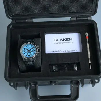 <p>BLAKEN重磅升级款来了 </p><p>第六代迪通拿碳黑复刻版 40mm上手绝了 贴心设计 </p><p>蚝式保险扣防意外打开 实心链结戴久了也舒服 操作还特简单 低调又有面儿 这波升级真的可 </p>