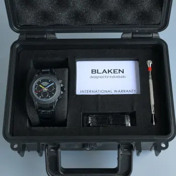 <p>BLAKEN重磅升级款来了 </p><p>第六代迪通拿碳黑复刻版 40mm上手绝了 贴心设计 </p><p>蚝式保险扣防意外打开 实心链结戴久了也舒服 操作还特简单 低调又有面儿 这波升级真的可 </p>