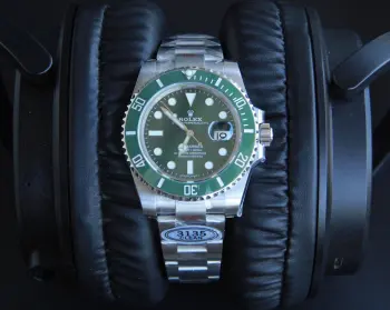 <p>3135一体机   绿水鬼 尺寸40mm 顶级做工 性价比超高Cerachrom陶瓷表圈 圈口刻度根据原版3D扫描抄数 放大看每个刻度边缘与正品一致微倒角处理 </p><p>字面字体印刷无毛刺 字体边缘与字体中心点一样立体饱满有光泽 刻度用瑞士进口原液粉末矿石夜光粉末填充 瑞士超级夜光 表面呈现砂岩玻璃状 将持续为各界 </p>