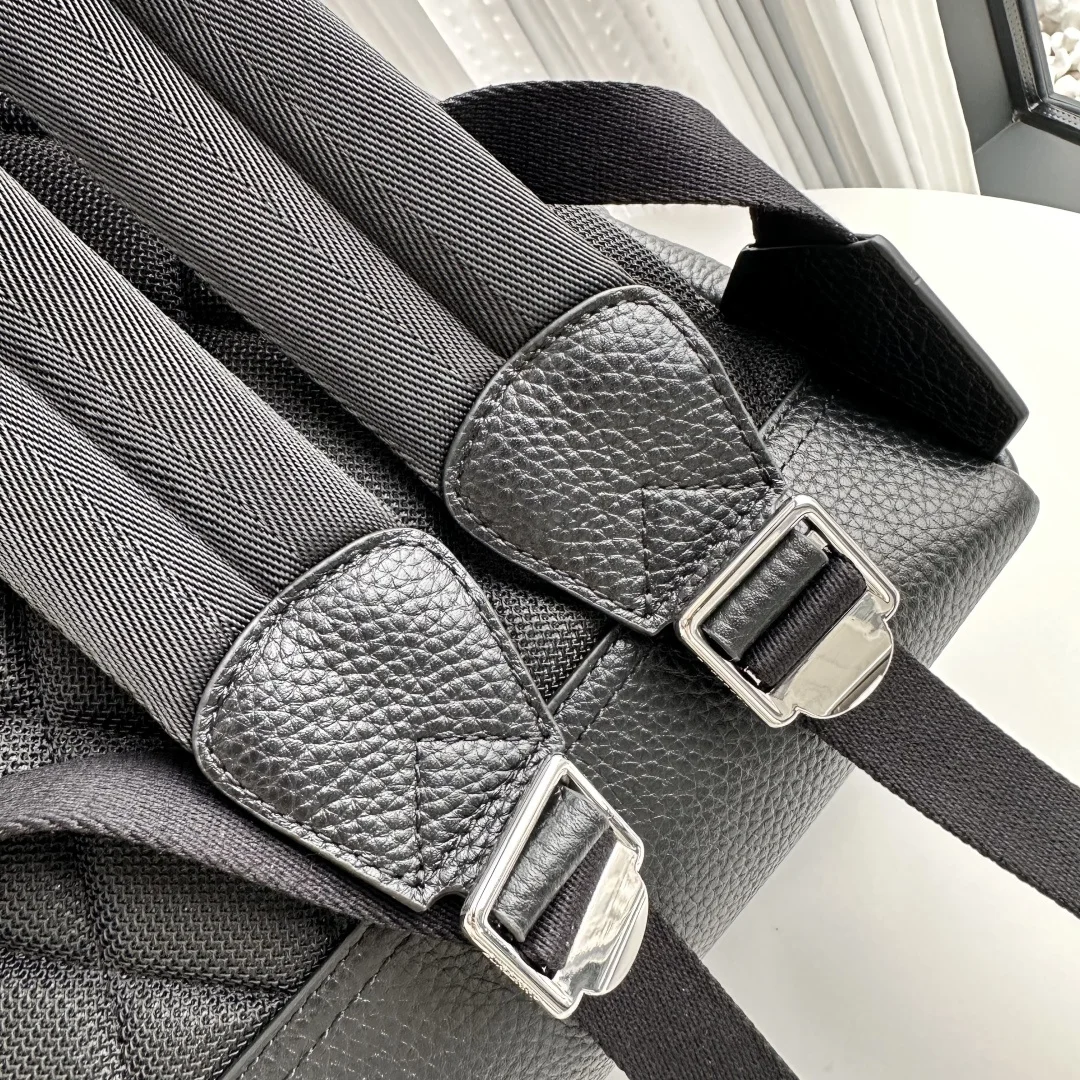 Burberry 891173 Latest Model Pleated Calfskin Backpack Backpack - Detail view 5