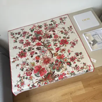 迪奥图案真丝方巾