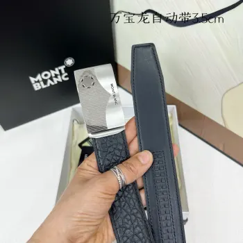 <p> 万宝龙 男士自动带进口小牛皮 手感细腻柔软 搭配纯钢自动精品钢扣 宽度 3.5cm</p>