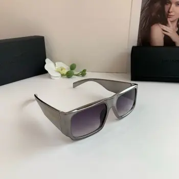 太阳眼镜