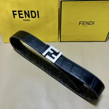 <p> FENDI 芬迪 专柜同款 宽4.0CM 双环正反用腰带 FF按钉搭扣 咖啡色Cuoi Romano皮革材质 反面面料带有烟草黄和黑色FF图案 四方金属饰面 时尚经典 百搭款</p>