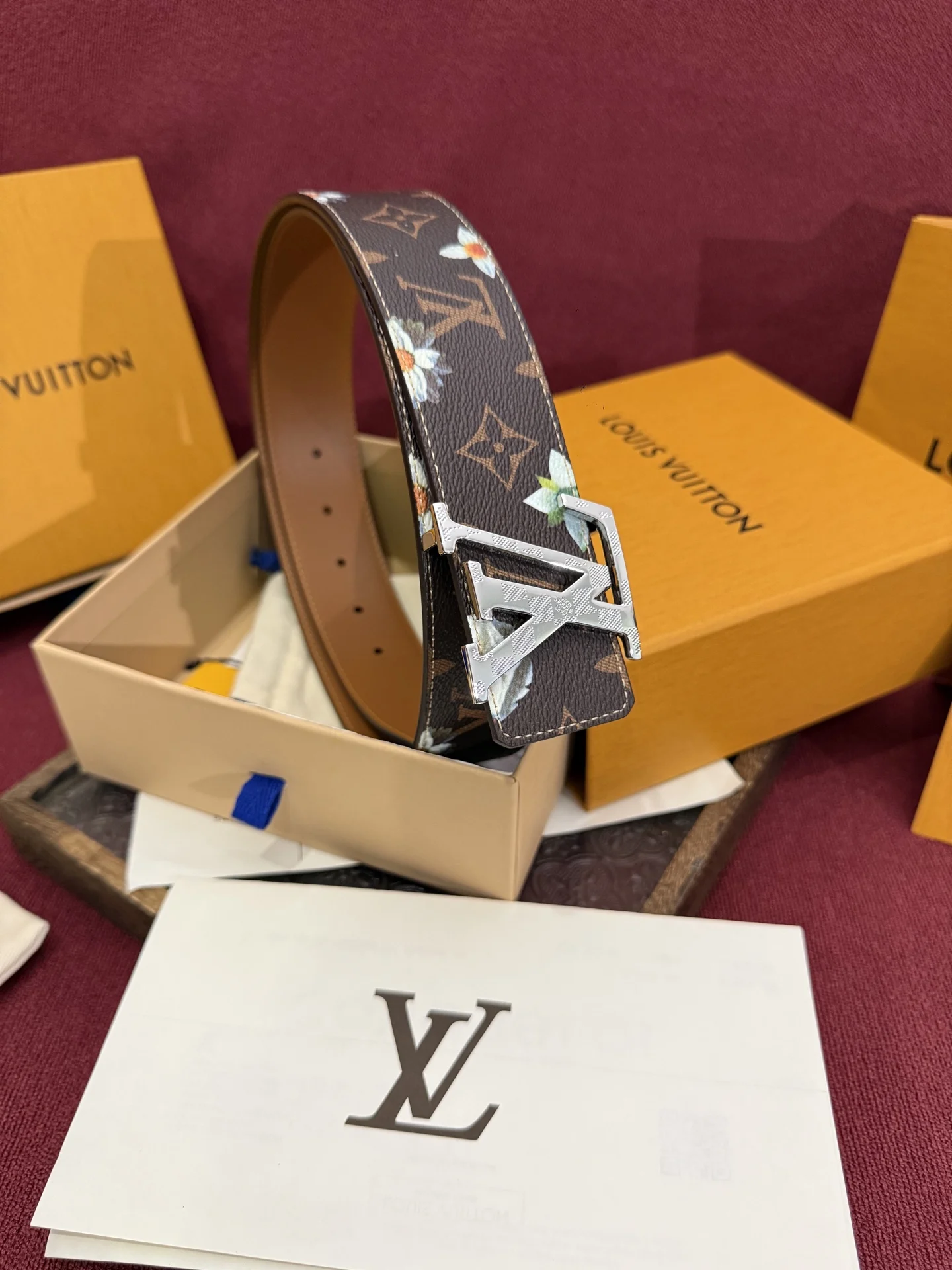 Louis Vuitton Men s Premium Printed Reversible Belt - Detail view 5