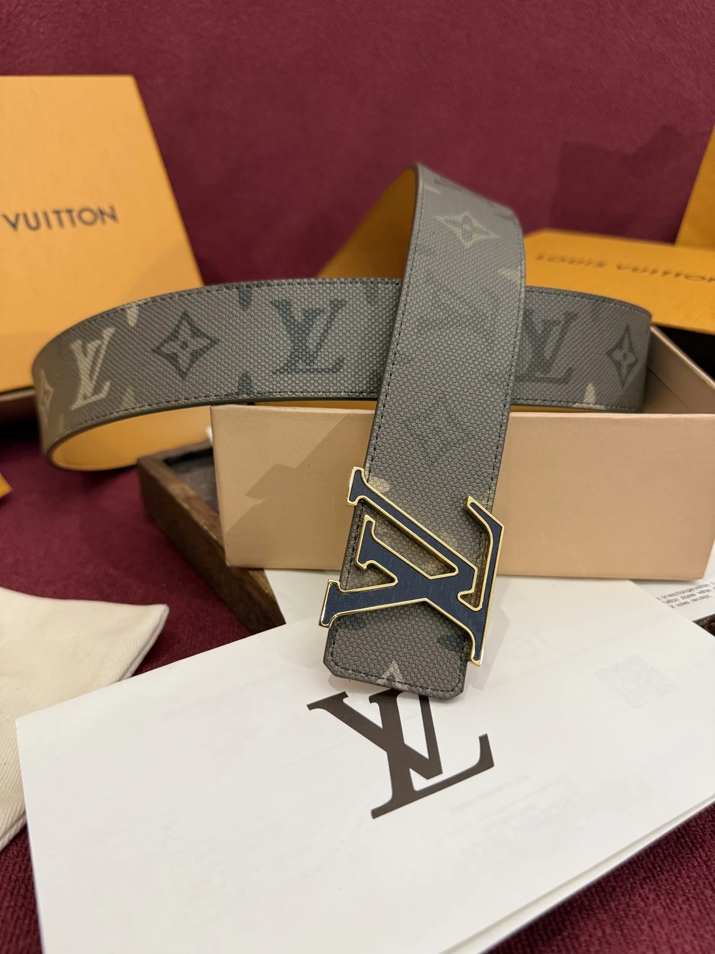 Louis Vuitton Men s Premium Printed Reversible Belt - Detail view 5