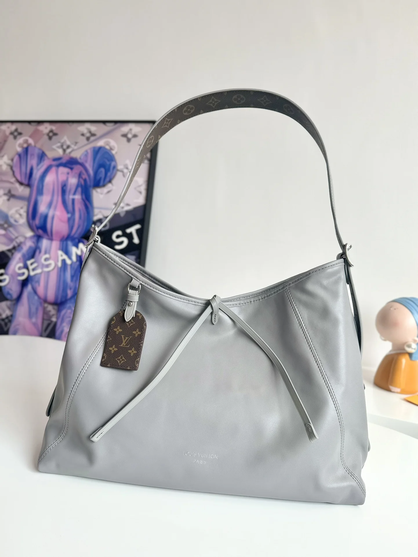 Louis Vuitton M12583 Smooth Lambskin Handbag Women s Shoulder Bag - Detail view 1