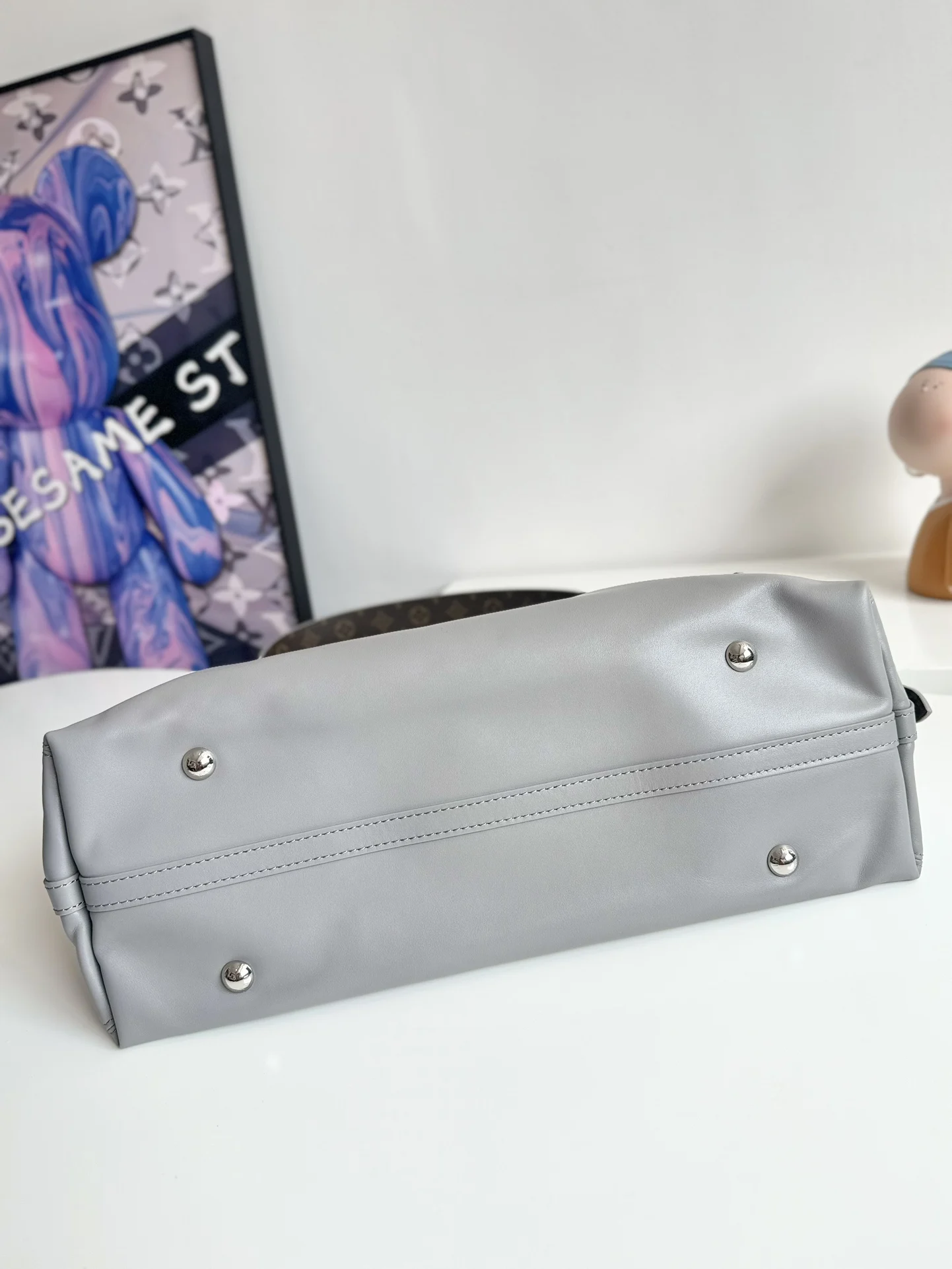 Louis Vuitton M12583 Smooth Lambskin Handbag Women s Shoulder Bag - Detail view 4