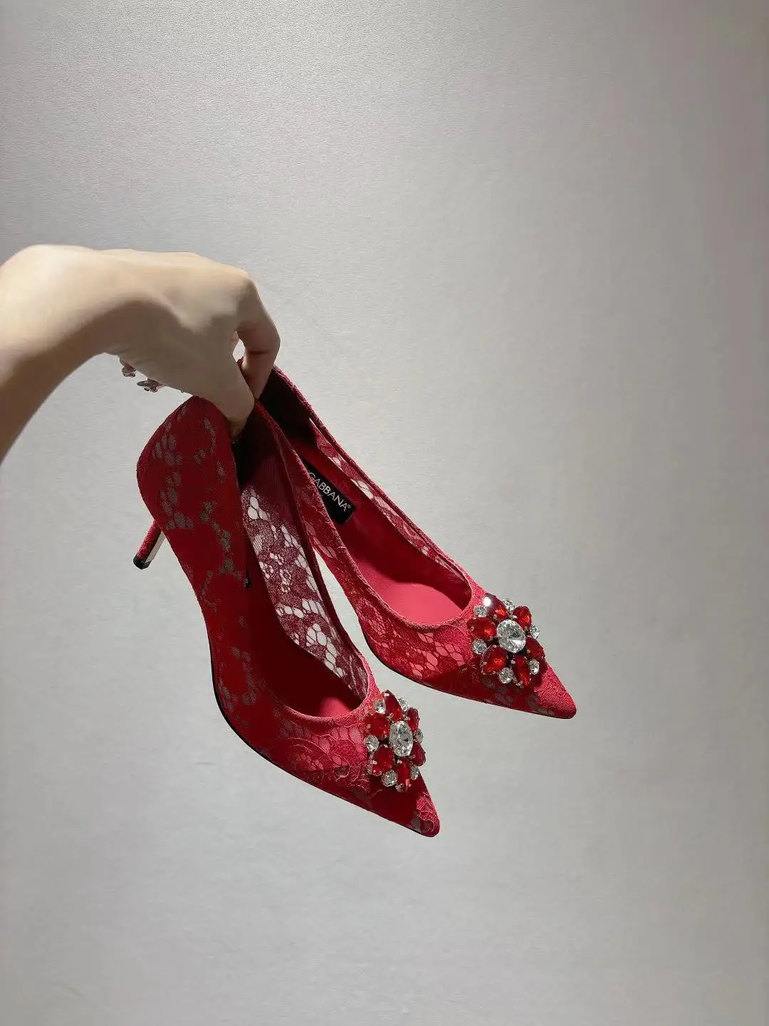 原单DG女鞋|高仿DG女鞋|精仿DG女鞋|一比一DG女鞋<p>dg新款34-42码数真皮大底 蕾丝网面羊皮内里垫脚 跟高6.5cm 10cm  34 35 42定制不退不换  </p>