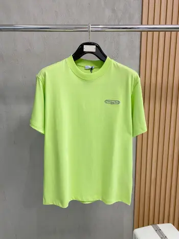 New short-sleeve round-neck T-shirt