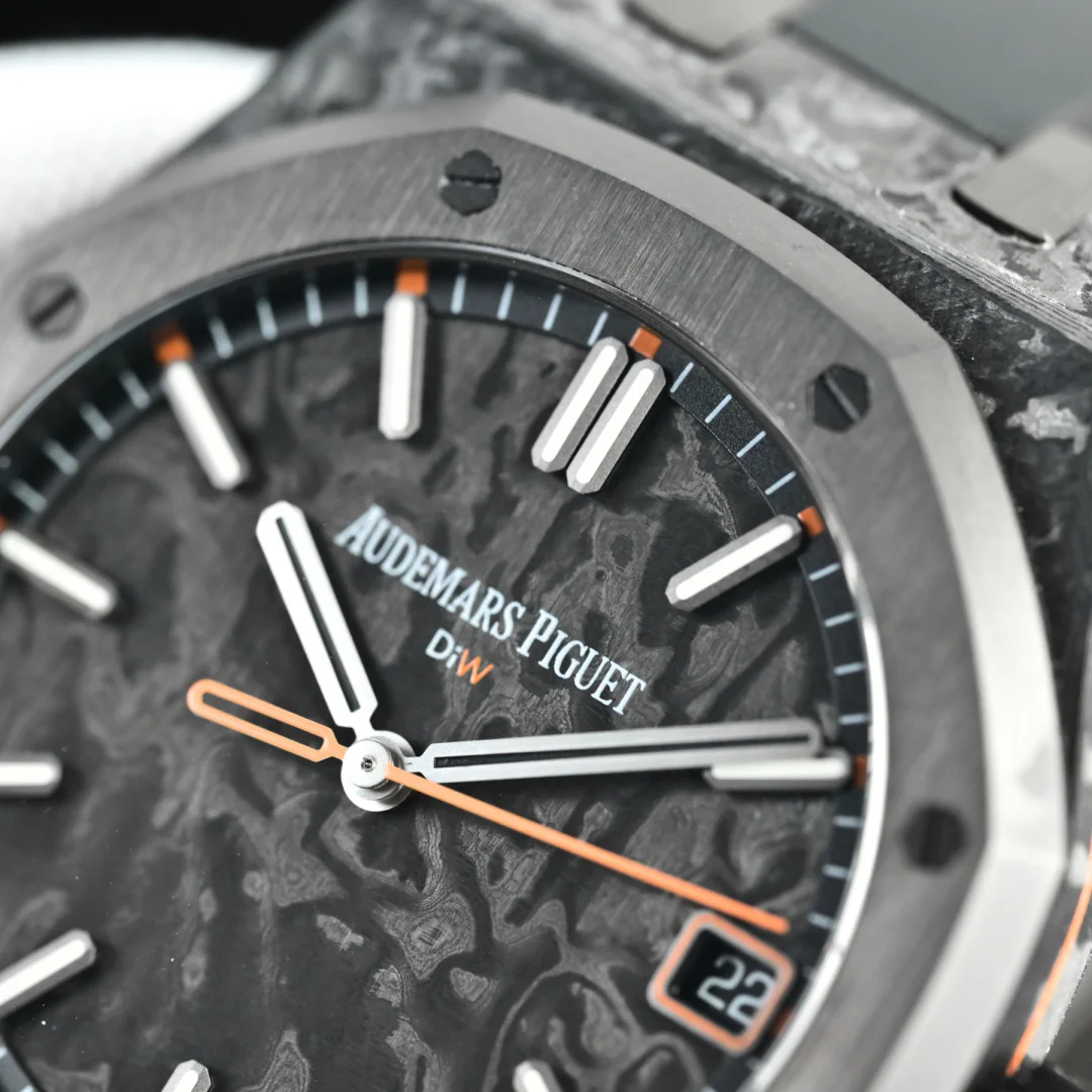 Audemars Piguet 15500 Audemars Piguet Royal Oak Series Men s Mechanical Watch - Detail view 4