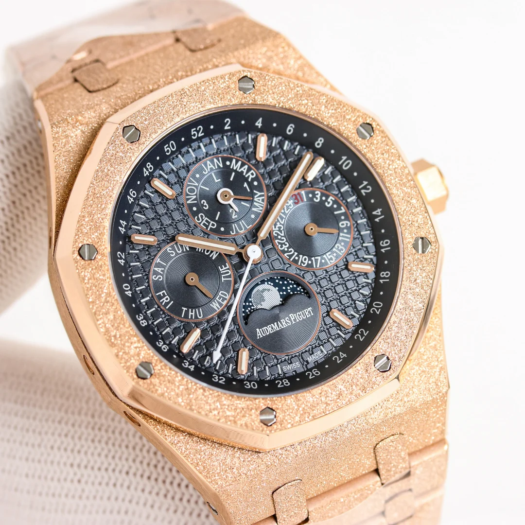 Audemars Piguet R68 Royal Oak Frosted Gold Watch Men s Mechanical Watch - Detail view 3