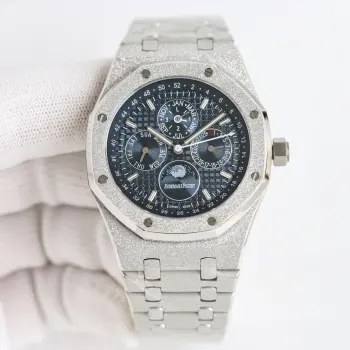 <p>太阳出品 白壳 TWA- AP 爱彼 皇家橡树 R68 霜金版本 41mm 钢王之王 爱彼26574系列(霜金定制版) 钢带表最重中之重的表带  TWA厂用原装表带开模使表带细腻的拉丝纹并且不会锋利割手 表带厚度和关节跟足原装一致 品质与美的融合 太阳出品精致推荐男士多功能机械腕表 </p>