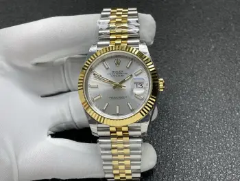 <p>太阳出品 白壳 <p>ES FACTORY 冰点感恩价 BF1 </p><p>劳力士 ROLEX 日志型41mm系列 </p><p>①定制杭州3235机芯 动能储存高达72小时 品质稳定可靠 </p><p>②表壳 尺寸厚度几乎与原装一致 推荐男士机械腕表 </p>