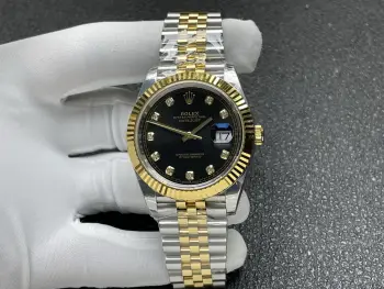 <p>太阳出品 白壳 <p>ES FACTORY 冰点感恩价 BF1 </p><p>劳力士 ROLEX 日志型41mm系列 </p><p>①定制杭州3235机芯 动能储存高达72小时 品质稳定可靠 </p><p>②表壳 尺寸厚度几乎与原装一致 推荐男士机械腕表 </p>