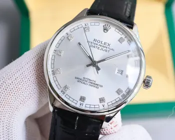<p>太阳出品新品特推劳力士ROLEX 实拍图 商务系列 全表采用316L精钢 高档大气 316L精钢打造完美多边形弧度表壳 搭配进口蓝宝石玻璃 意大利防水皮带 原装针扣   搭载原装进口全自动机械機芯 零返修   直径尺寸40mm 深度防水 精品不断</p>