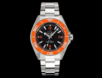 <p>太阳出品VS+ Factory 欧米茄 OMEGA  XL3 全新一代海马系列600海洋宇宙腕表</p><p>海洋宇宙腕表问世二十周年之际 欧米茄推出全新第四代海马系列海洋宇宙腕表 </p><p>全新腕表传承了海洋宇宙表款的经典设计元素   并通过更纤薄的轮廓和更锐利的线条 为腕表注入更具现代感的风格 腕表原装1比1开模 外观尺寸细节对版 机芯搭载
