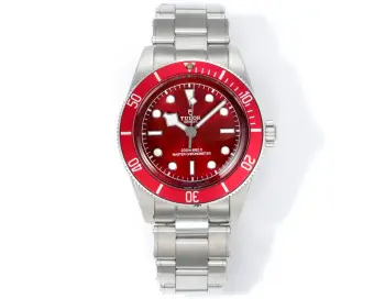 <p>太阳出品 三株<p>V2升级版 帝舵 TUDOR R28 碧湾系列 对于帝舵来说 无疑是一个庞大的产品线 在今年推出了一只全新的单色碧湾 以绝对的实力被认为是劳力士无历黑水鬼的平替 今年推出的这只全新单色碧湾 也迎来了碧湾第三次制表科技和焕新美学风格上的革新 </p><p>1.新款碧湾迎来新的改革 升级夜光珠 而正品同步凹入式 太阳出品精致推荐男士机械腕表 </p>
