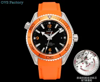 <p>太阳出品 胶带款 白壳 <p>OVS Factory 欧米茄 OMWGA  N9 海马600系列 唯一一家机芯摆轮带砝码螺丝钉 完全对版 欧米茄海马600米尺寸45.5mm 钢带沉稳大气 陶瓷单向旋转表圈 搭载独家唯一对版 Cal.8500机芯 摆轮双T避震器黑摆轮 完美尺寸 45.5mm 胶带采用氟胶带表带 时尚轻盈 316精钢表壳 表圈可单向旋转 蓝宝石水晶玻璃表镜 旋入式精钢表冠 316精钢表带配精钢原装折叠扣   首先这是一款潜水表 所以潜水表该有的功能那必须是有的 骚气的夜光 深度的防水 排气阀门 水底计时功能等等 但对于这款表 我更想说的是上手之后带来的质感 与劳鬼不一样的感觉在于 海马会更加贴手与自然 上手的第一时间手腕与表身的默契度上涨非常快 一块好的手表需要设计师的完美设计 也需要高品质的材质去体现它的价值 专业潜水级别 运动感满分 质感炸裂 OVS出品 必属精品 欢迎品鉴   太阳出品精致推荐男士机械腕表 </p>