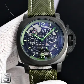 <p>太阳出品<p>沛纳海 新款来袭PN6 </p><p>系列:庐米诺系列</p><p>型号:PAM01522</p><p>尺寸:直径44mm,厚度15mm</p><p>表壳:精钢316L黑钢壳</p><p>表盘:绿面 </p><p>表镜:加强矿物质玻璃</p><p>表带:黑色磨砂表带  太阳出品精致推荐男士机械腕表 </p><p>立即抢购</p>