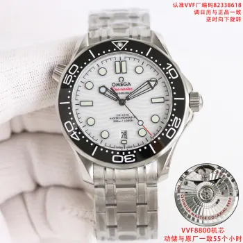 <p>太阳出品 胶带款VVF 欧米茄 OMEGA  VS5 海马300米 潜水腕表重磅来袭--市面对版版本 </p><p>搭载 海马300系列 的是8800机芯 机芯对版的是逆时反调向下调日历 跟vs or一样 正品一致 </p><p>  表壳尺寸42mm 采用316L精钢打照 表壳打磨拉丝细腻 圈口旋转丝滑 表圈采用黑色陶瓷 饰以白色珐琅潜水刻度  字圈刻度不易磨损掉色    </p><p>  独家定制8800机芯 机芯调历方式与正品一致 一档调日历逆时针旋转 同时拥有55小时的动力储存 比市面的2824机芯动储多出36% </p><p>  表盘以抛光陶瓷制成 饰以激光镌刻波纹图案 12个刻度钉与表针夜光均采用瑞士进口超级夜光 亮到爆表 </p><p>  表带打磨细腻 拆卸方式和正品一样 折叠双按扣 带按压微调延展 </p><p>  具有超高性价比 欢迎品鉴    太阳出品精致推荐男士机械腕表 </p><p>立即抢购 </p>