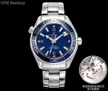 <p>太阳出品 胶带款 白壳 <p>OVS Factory 欧米茄 OMWGA  N9 海马600系列 唯一一家机芯摆轮带砝码螺丝钉 完全对版 欧米茄海马600米尺寸45.5mm 钢带沉稳大气 陶瓷单向旋转表圈 搭载独家唯一对版 Cal.8500机芯 摆轮双T避震器黑摆轮 完美尺寸 45.5mm 胶带采用氟胶带表带 时尚轻盈 316精钢表壳 表圈可单向旋转 蓝宝石水晶玻璃表镜 旋入式精钢表冠 316精钢表带配精钢原装折叠扣   首先这是一款潜水表 所以潜水表该有的功能那必须是有的 骚气的夜光 深度的防水 排气阀门 水底计时功能等等 但对于这款表 我更想说的是上手之后带来的质感 与劳鬼不一样的感觉在于 海马会更加贴手与自然 上手的第一时间手腕与表身的默契度上涨非常快 一块好的手表需要设计师的完美设计 也需要高品质的材质去体现它的价值 专业潜水级别 运动感满分 质感炸裂 OVS出品 必属精品 欢迎品鉴   太阳出品精致推荐男士机械腕表 </p>