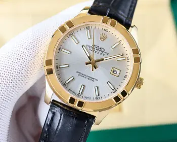 <p>太阳出品 劳力士日志系列 采用独特的外形设计风格  字面引用一贯的简洁大气高档奢侈  传承系列男士腕表新品推荐欢迎品鉴 </p><p>机芯 搭配全新进口9015 零返修 </p><p>尺寸 40mm</p><p>镜面 蓝宝石玻璃永不刮花</p><p>材质 316L精钢表壳</p><p>动力 储存48小时</p><p>防水深度 100米</p><p>意大利小牛皮带</p><p>AD出品 精品不断</p>