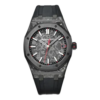 <p>太阳出品Royal Oak 15500  DiW 4302 一体机芯</p><p>AQUA 蒂芙尼蓝NTPT 碳纤 AP 爱彼皇家橡树15500 Royal Oak   DiW   HP1 </p><p> VOIDLINE AP 系列腕表 令本来轻量的手表变成超轻量 </p><p>DiW Carbon Audemars Piguet Royal Oak 15500</p><p> VOIDLINE AP  Series</p><p>腕 表 参 数</p><p>系 列 Voidline AP</p><p>型 号 皇家橡树系列15500</p><p>机 芯 4302</p><p>功 能 时.分.中央秒针和日期</p><p>重 量 85克  </p><p>表 壳 41毫米 碳纤维表壳</p><p>表 圈 黑色 DLC涂层</p><p>表 背 黑色DLC涂层</p><p>表 盘 碳纤维</p><p>表 带 橡胶表带</p><p>表 扣 黑色DLC涂层</p><p>密 封 性   5 ATM</p><p>尺寸 41*10mm</p><p>动力储存 约70小时   太阳出品精致推荐男士机械腕表