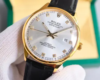 <p>太阳出品新品特推劳力士ROLEX 实拍图 商务系列 全表采用316L精钢 高档大气 316L精钢打造完美多边形弧度表壳 搭配进口蓝宝石玻璃 意大利防水皮带 原装针扣   搭载原装进口全自动机械機芯 零返修   直径尺寸40mm 深度防水 精品不断</p>