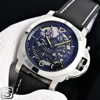 <p>太阳出品<p>沛纳海 新款来袭PN6 </p><p>系列:庐米诺系列</p><p>型号:PAM00820</p><p>尺寸:直径44mm,厚度15mm</p><p>表壳:精钢316L白钢壳</p><p>表盘:黑面 </p><p>表镜:加强矿物质玻璃</p><p>表带:黑色磨砂表带  太阳出品精致推荐男士机械腕表 </p>