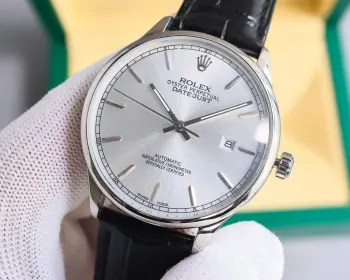 <p>太阳出品新品特推劳力士ROLEX 实拍图 商务系列 全表采用316L精钢 高档大气 316L精钢打造完美多边形弧度表壳 搭配进口蓝宝石玻璃 意大利防水皮带 原装针扣   搭载原装进口全自动机械機芯 零返修   直径尺寸40mm 深度防水 精品不断</p>