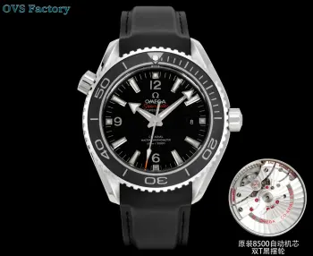 <p>太阳出品 胶带款 白壳 <p>OVS Factory 欧米茄 OMWGA  N9 海马600系列 唯一一家机芯摆轮带砝码螺丝钉 完全对版 欧米茄海马600米尺寸45.5mm 钢带沉稳大气 陶瓷单向旋转表圈 搭载独家唯一对版 Cal.8500机芯 摆轮双T避震器黑摆轮 完美尺寸 45.5mm 胶带采用氟胶带表带 时尚轻盈 316精钢表壳 表圈可单向旋转 蓝宝石水晶玻璃表镜 旋入式精钢表冠 316精钢表带配精钢原装折叠扣   首先这是一款潜水表 所以潜水表该有的功能那必须是有的 骚气的夜光 深度的防水 排气阀门 水底计时功能等等 但对于这款表 我更想说的是上手之后带来的质感 与劳鬼不一样的感觉在于 海马会更加贴手与自然 上手的第一时间手腕与表身的默契度上涨非常快 一块好的手表需要设计师的完美设计 也需要高品质的材质去体现它的价值 专业潜水级别 运动感满分 质感炸裂 OVS出品 必属精品 欢迎品鉴   太阳出品精致推荐男士机械腕表 </p>