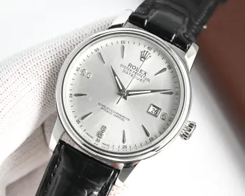 <p> 太阳出品 <p>2026爆款主推劳力士 ROLEX 男士腕表 采用独特的表盘设计 搭配而来的是更高档奢华的劳力士  初识劳力士必憧憬有朝一日能拥有它 戴上劳力士必顺风顺水必发达 你值得拥有 欢迎评鉴  </p><p>机芯 搭配全新进口8215西铁城 零返修  尺寸 40镜面 蓝宝石玻璃永不刮花 材质 316L精钢表壳 动力 储存48小时 防水深度 100米意大利小牛皮带 原装针扣 </p>