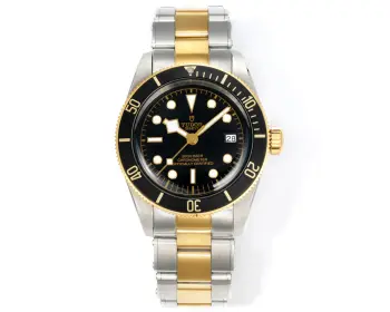 <p>太阳出品 三株<p>V2升级版 帝舵 TUDOR R28 碧湾系列 对于帝舵来说 无疑是一个庞大的产品线 在今年推出了一只全新的单色碧湾 以绝对的实力被认为是劳力士无历黑水鬼的平替 今年推出的这只全新单色碧湾 也迎来了碧湾第三次制表科技和焕新美学风格上的革新 </p><p>1.新款碧湾迎来新的改革 升级夜光珠 而正品同步凹入式 太阳出品精致推荐男士机械腕表 </p>