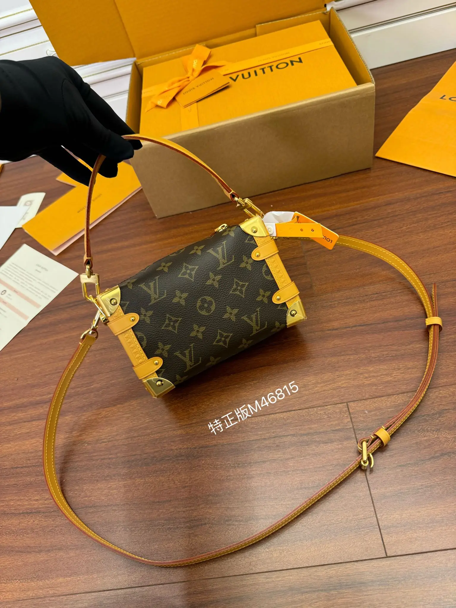 原单LV女包|高仿LV女包|精仿LV女包|一比一LV女包<p>独家163首发型号 N46815私品 163动态UID  进口菱形面料  品质第九次升级 进口原厂皮 专柜同步 动态电子芯片 礼品袋 保护纸 铜版电子标签 合格证 皮料是正品代工厂意大利A级树膏皮 拍摄图跟产品一致.尺寸:18x12.5x8CM</p>