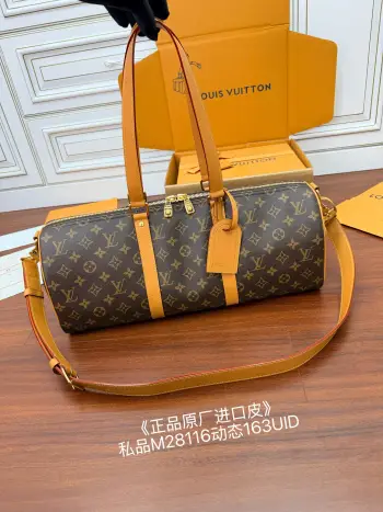 <p>独家(正品原厂进口皮)首发型号 M28116私品 163动态UID  进口菱形面料  品质和材料第九次再次升级 专柜同步 动态电子芯片 礼品袋 保护纸 铜版电子标签 合格证 皮料是正品代工厂意大利A级树膏皮 私品 是在于品质 五金 面料 手工 油边 是A级出品 拍摄图跟产品一致.尺寸 46x17x22CM</p>