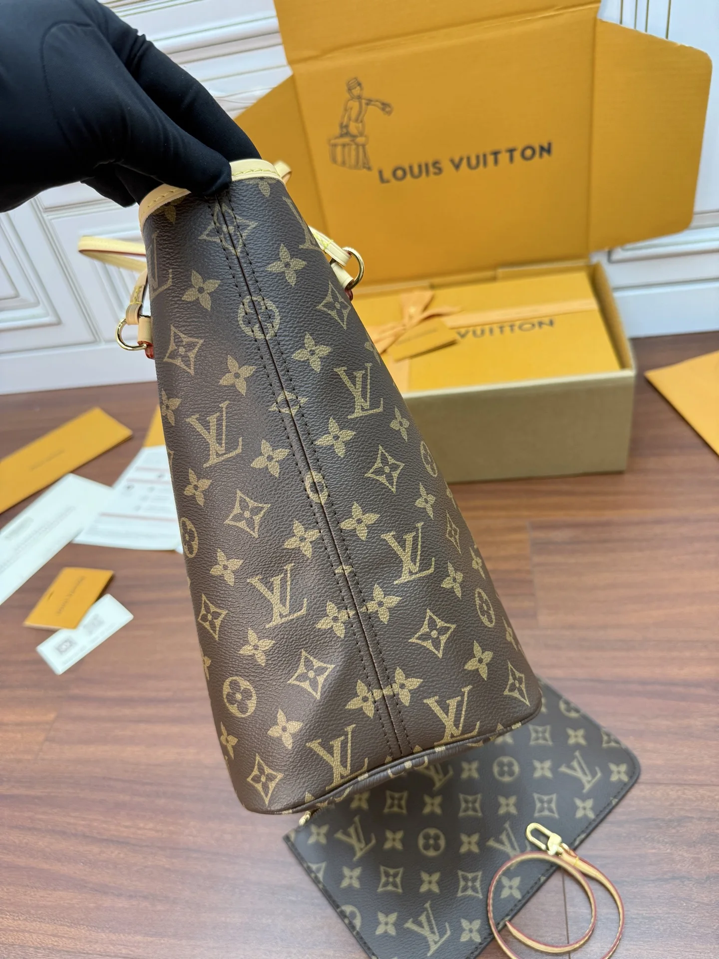 Louis Vuitton M46975 Imported Diamond Fabric Handbag Women s Shoulder Bag - Detail view 4