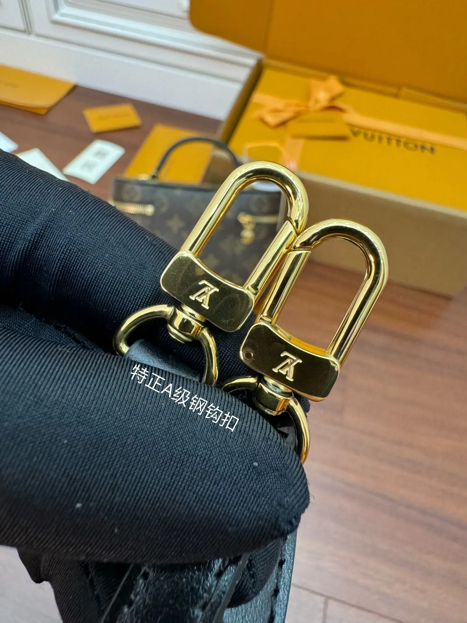 LVM47125 进口菱形面料手袋 女士斜挎包 - 细节图 5