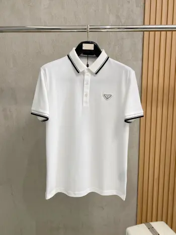 金属三角形徽标Polo衫