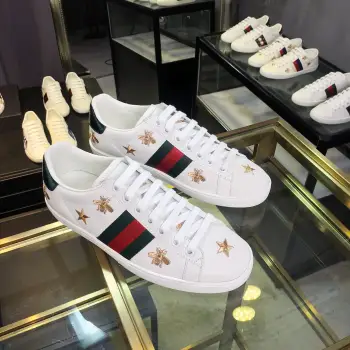 情侣款电绣面小白鞋