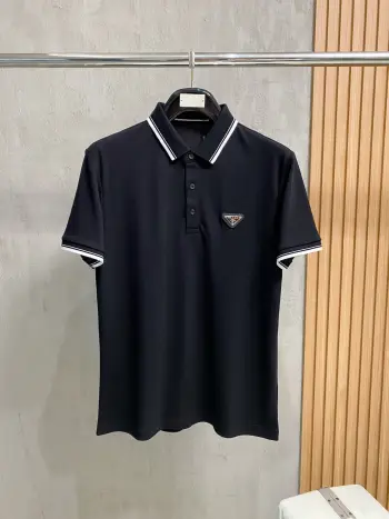 金属三角形徽标Polo衫