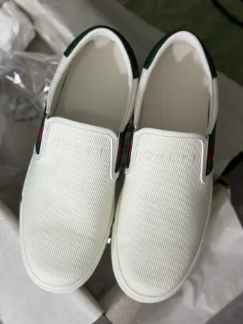 情侣款电绣面小白鞋