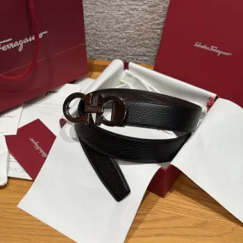 <p> Ferragamo.菲拉格慕 </p> 支持NFC扫码 宽度3.5cm 高级定制款男士皮带 双面进口牛皮 可双面使用 自行选择搭配 真材实料 很有质感 时尚经典不失风范 搭配精品尾夹扣 长短可自行裁剪</p>