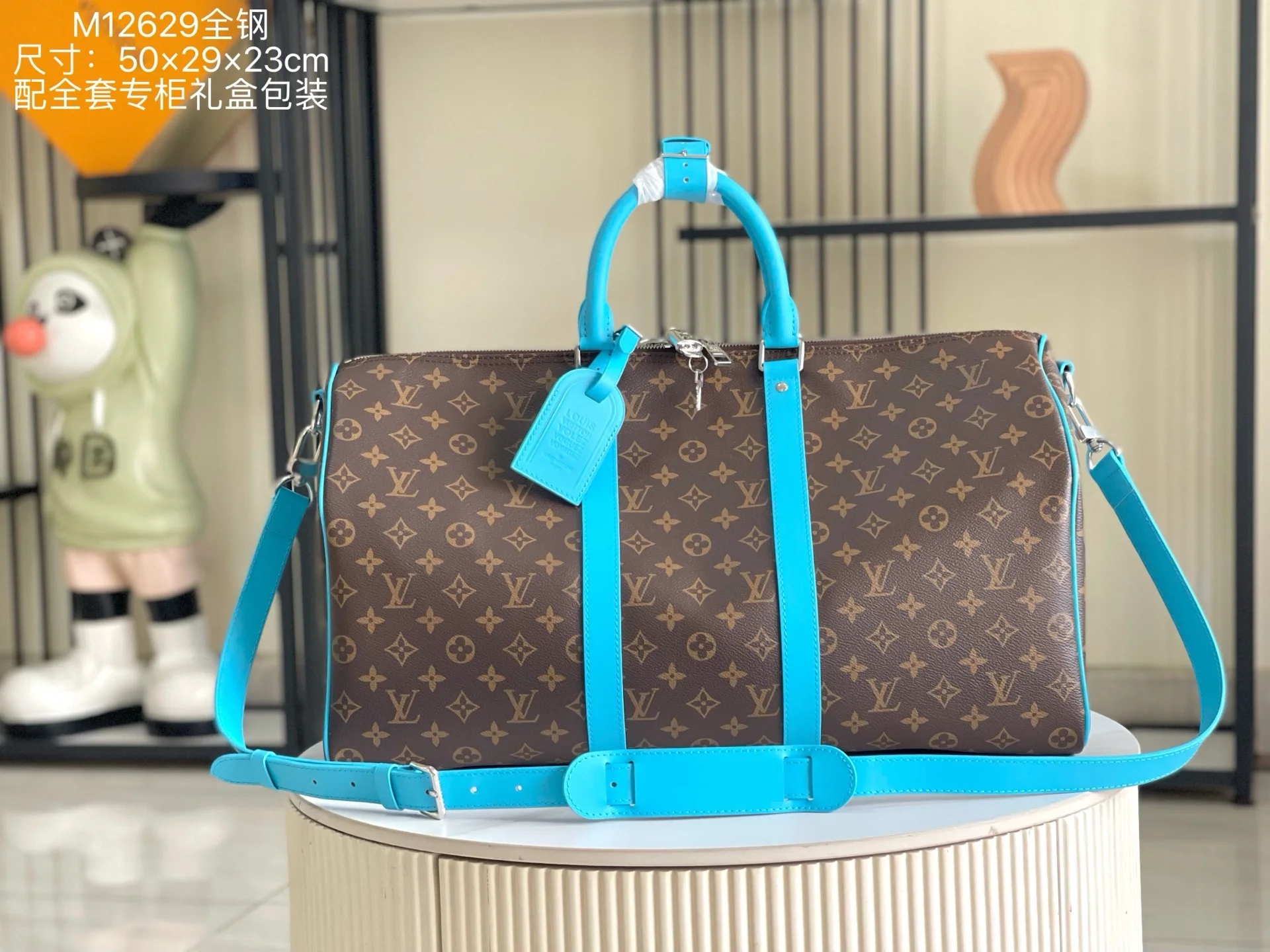 原单LV男包|高仿LV男包|精仿LV男包|一比一LV男包<p> 163 芯片  特级全钢五金 原厂皮 M12629 皮料是意大利A级皮料是在于品质 五金 面料 手工 油边 A级出品 图片跟产品一致.尺寸:50x29x22CM </p>