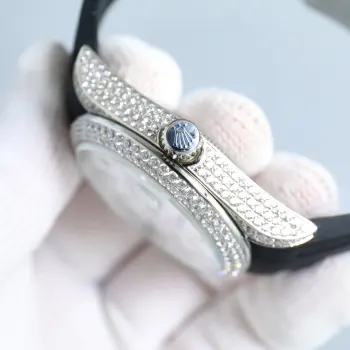 <p>哑黑全新升级BLAKEN款水鬼系列 </p><p>劳力士Rolex哑光碳黑钢皇 改装劳力士水鬼系列 巅峰神器 </p><p>1  BLAKEN高级改装水鬼系列 让您美美的 酷酷的 </p><p>2  表身DLC哑光黑金刚膜处理 Blacken改装团队特有的暗夜黑表盘砂砾效果100%还原 </p><p>3  搭载top丹东3135机芯机械 </p>